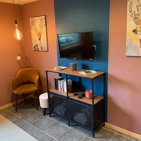 Le Soleil Couchant/chambre D'hotes 지베